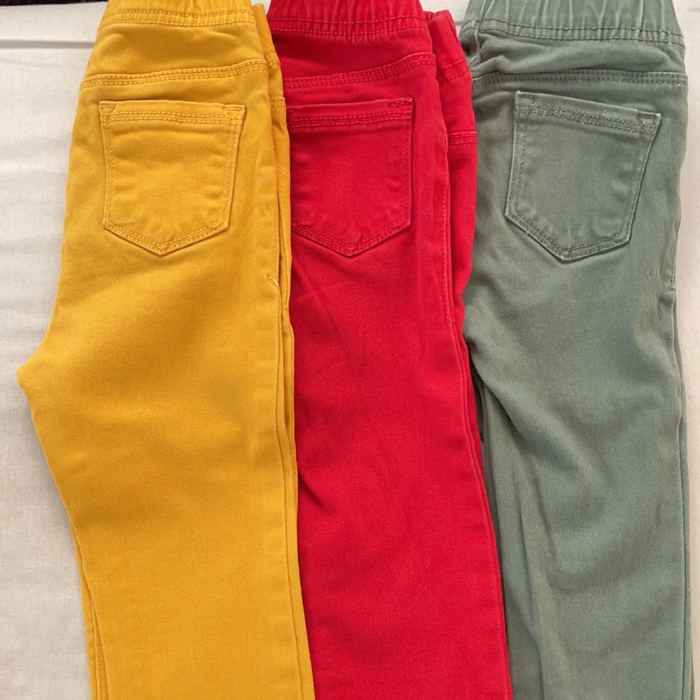 Bundle listing 3 pairs of Old Navy Jeggings